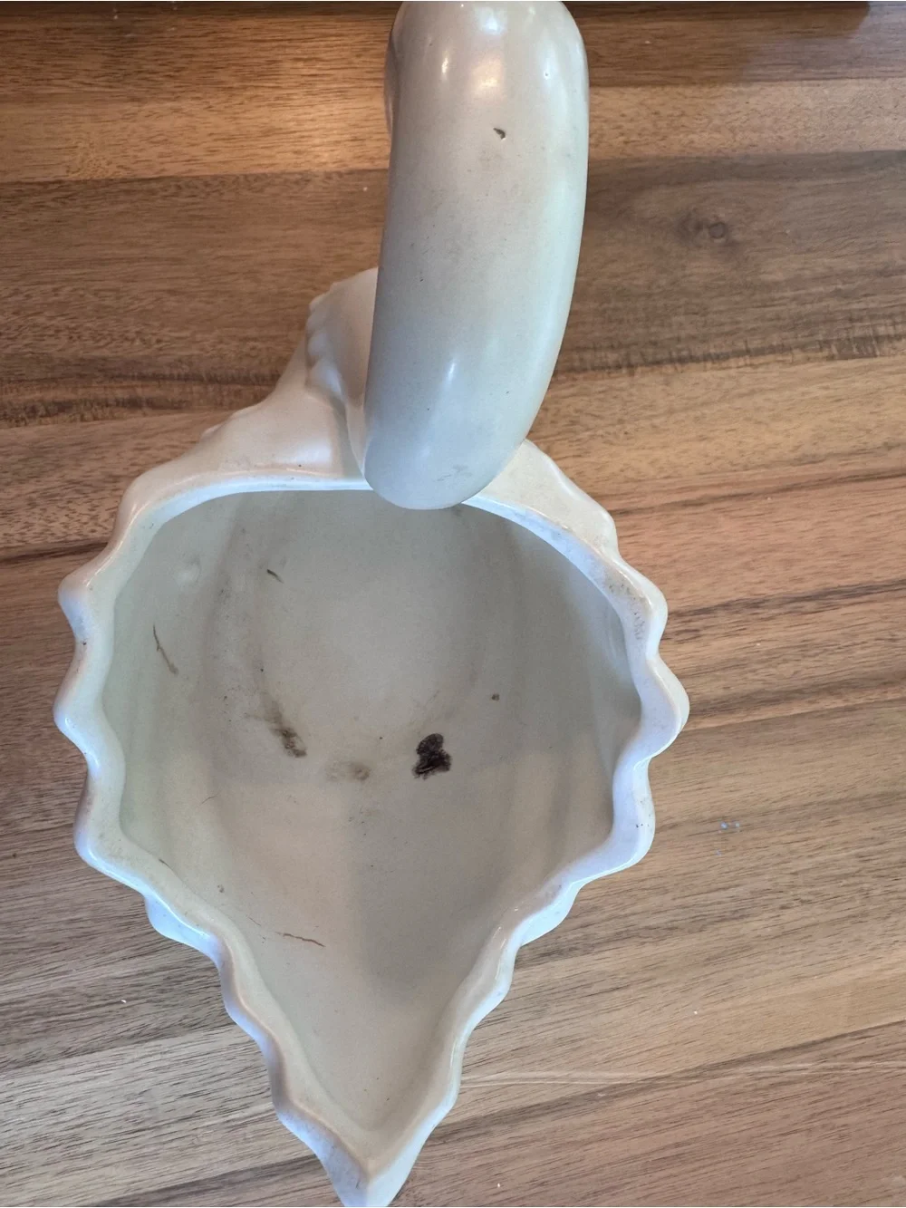 Vintage White Swan Planter / Vase  Ceramic ~9”x8”x5” Cottagecore farmhouse - Picture 4 of 8